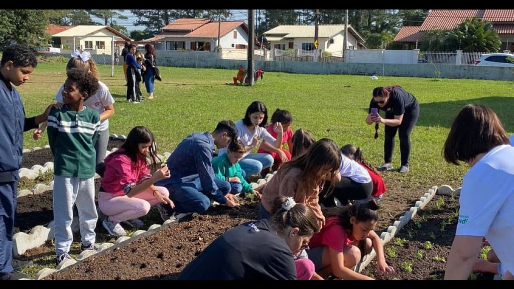 Tijucas promove ação social no Dia Internacional do Cooperativismo