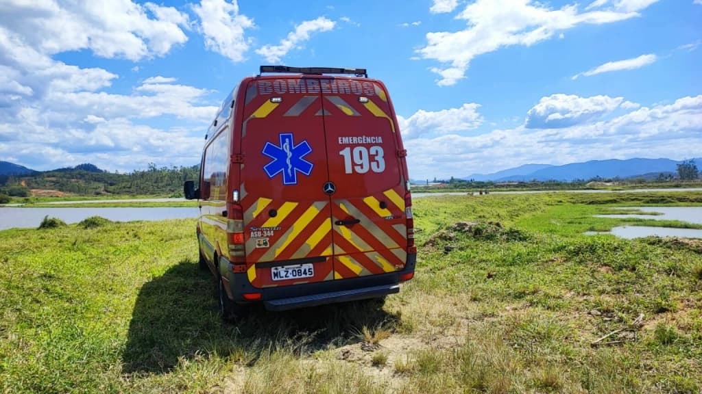 Homem sai para pescar em lagoa e acaba se afogando em Canelinha