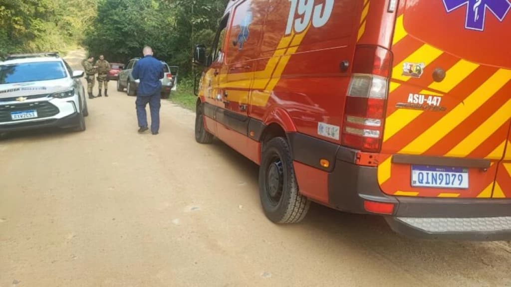 URGENTE: Homem é encontrado morto em Canelinha