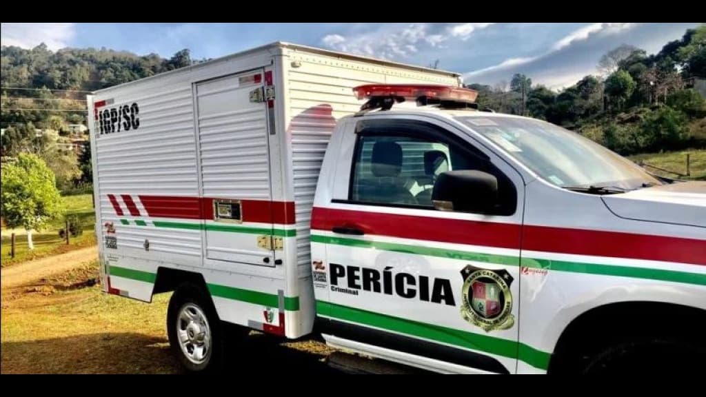 Menino de 4 anos morre após cair de trator em SC