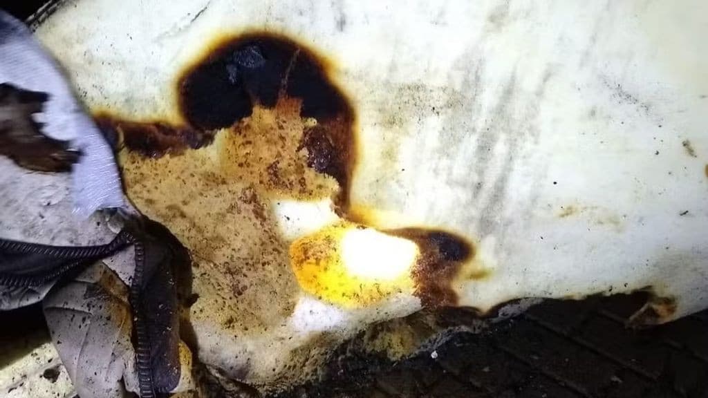 Morador é hospitalizado após celular pegar fogo durante carregamento