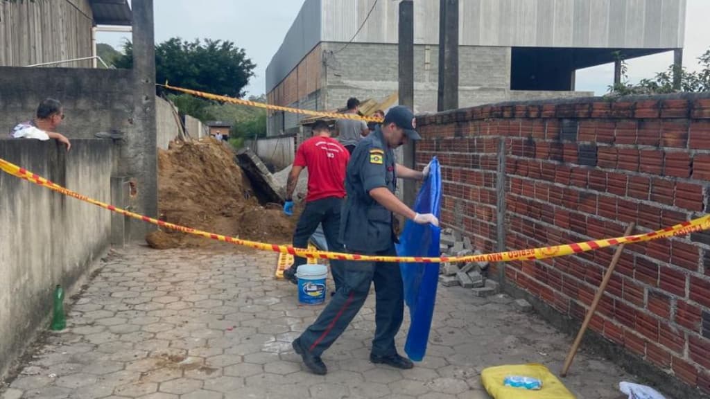 Trabalhador morre após ter cabeça esmagada por muro em Bombinhas