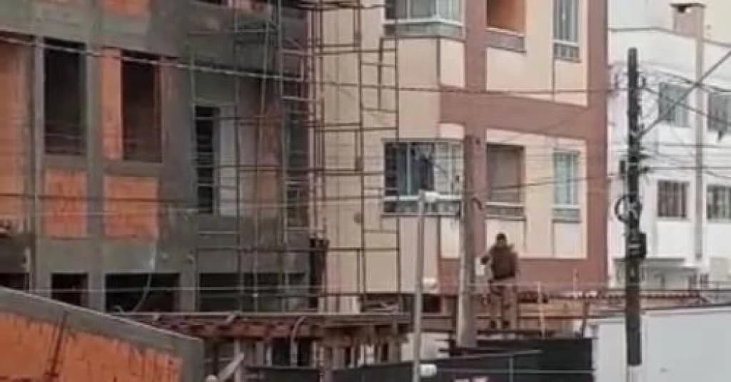 Homem entra em construção para furtar e morre eletrocutado, em Camboriú