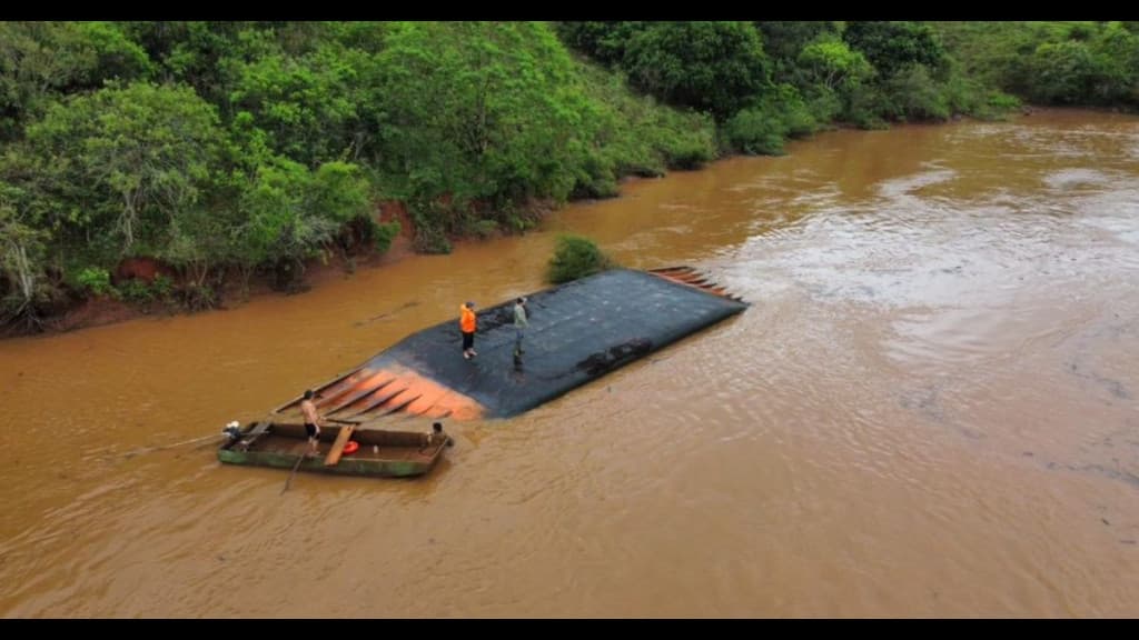 Urgente: Balsa vira no Rio Uruguai entre SC e RS e deixa homem desaparecido