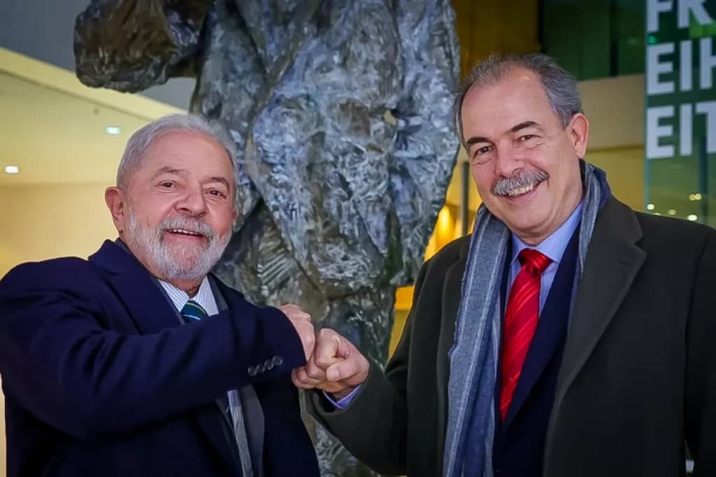 Lula confirma Mercadante no BNDES e fala em “acabar” com privatizações