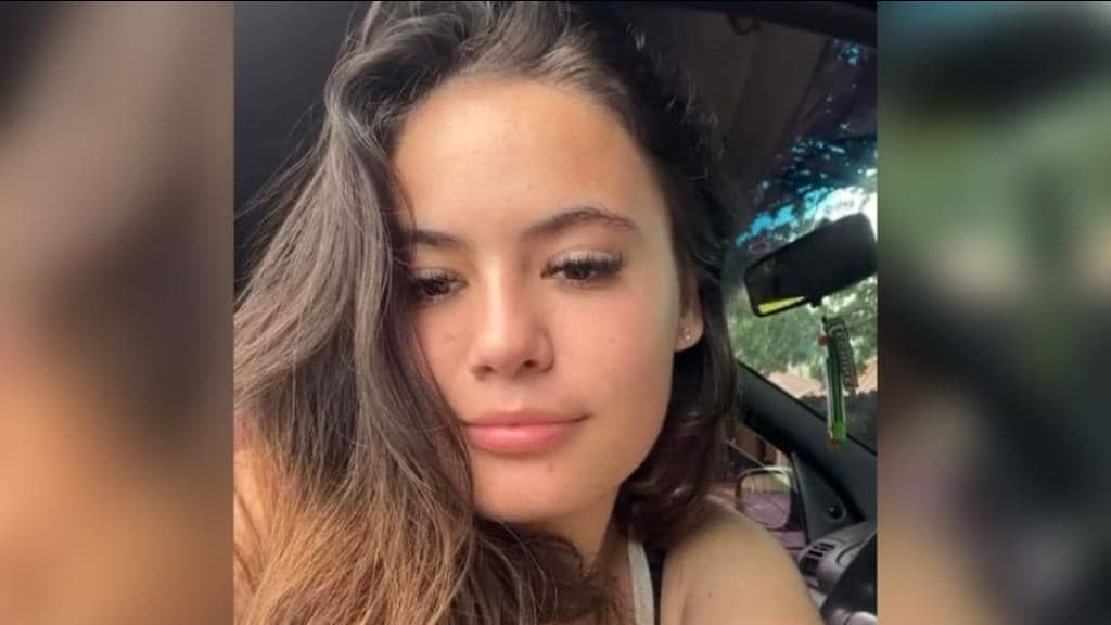 Jovem morre no hospital após acidente entre moto e caminhonete