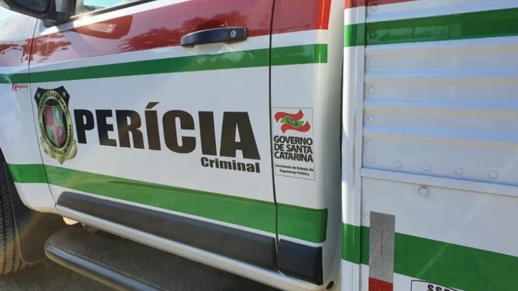 Mulher é encontrada morta próximo de fio elétrico em estrebaria