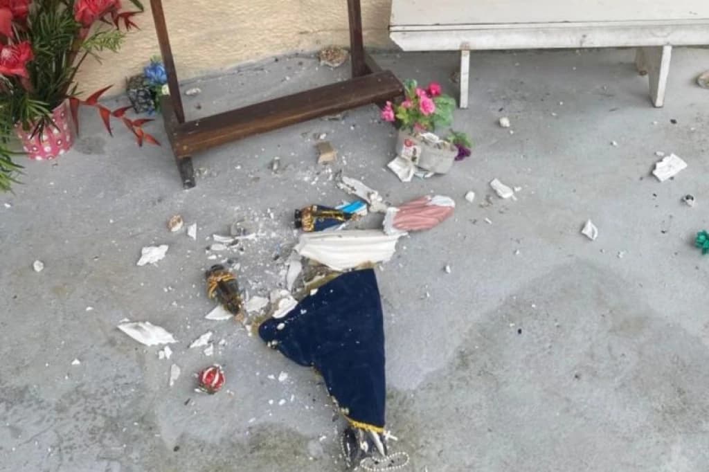 Moradora flagra homem vandalizando imagens de Nossa Senhora em SC