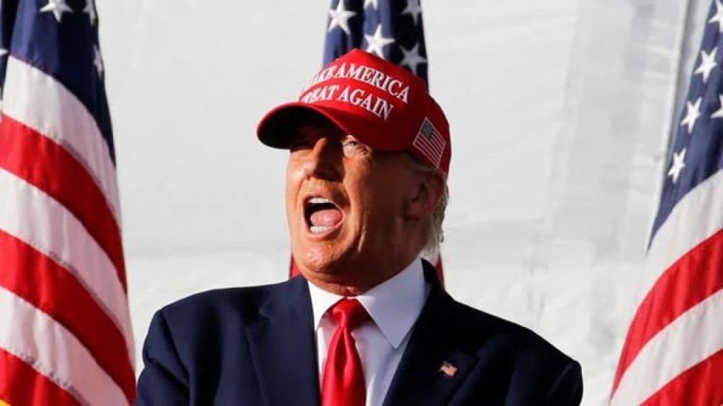 Trump confirma candidatura à presidência dos EUA em 2024