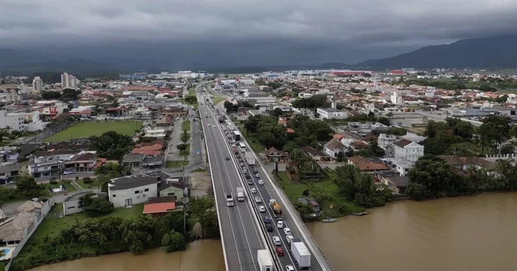 BR-101, na altura de Tijucas, será bloqueada nesta terça (10)