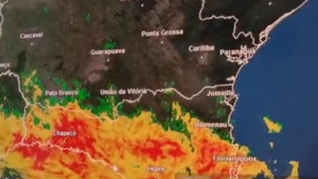 Vale do Itajaí em alerta devido o grande acúmulo de chuva