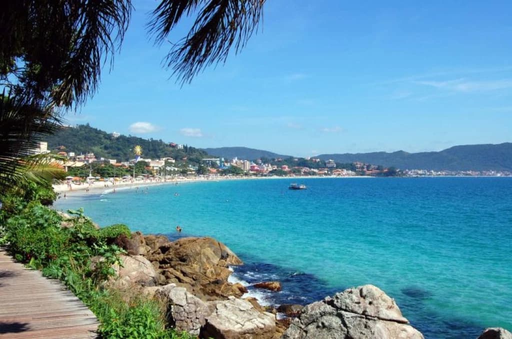 Três praias de Bombinhas recebem maior prêmio ecológico do mundo