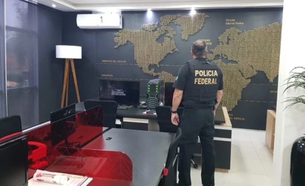 PF faz operação em Itapema e Porto Belo contra esquema de pirâmide financeira que lucrou R$30 milhões