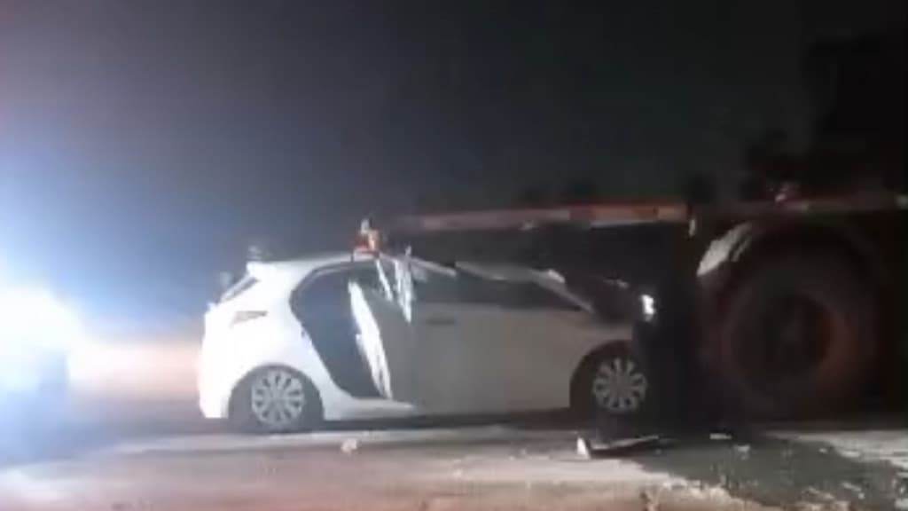 VÍDEO: Mulher fica ferida em colisão traseira com caminhão na BR-470 em Navegantes