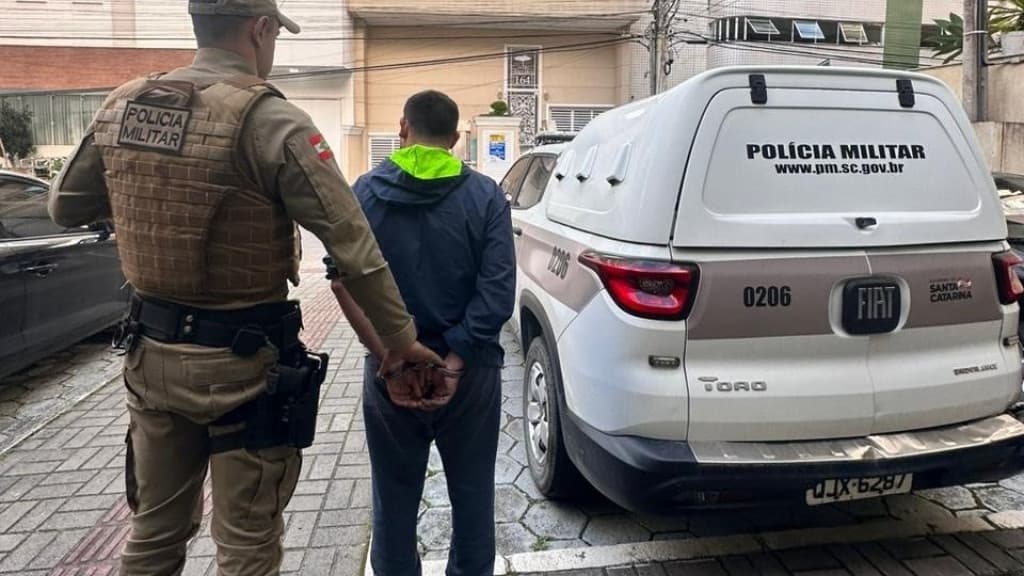 Mãe visita filhos em Tijucas, pai não gosta e situação termina em violência