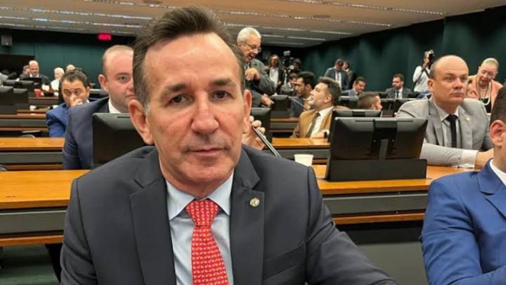 Após votar 13 vezes com o Governo Lula, Jorge Goetten aciona PF contra o Jornal Razão