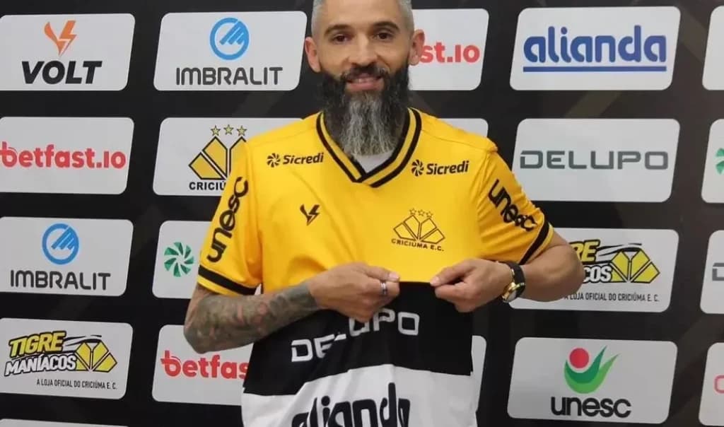 Jogador do Criciúma é internado com quadro de tromboembolismo pulmonar agudo