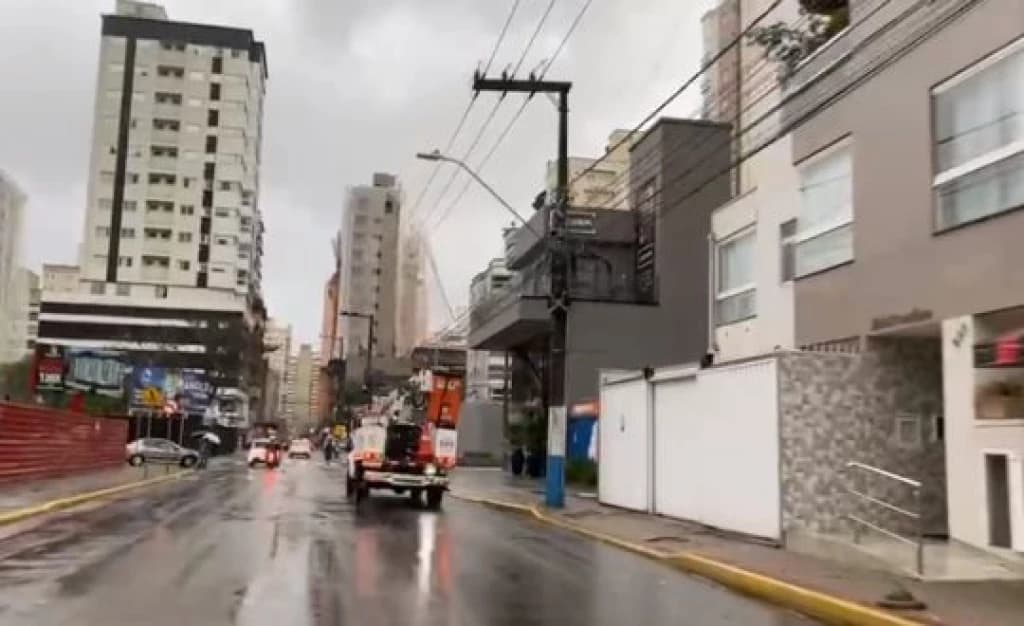 Construção civil de Itapema e Porto Belo foi alertada sobre o ciclone pela Sinduscon