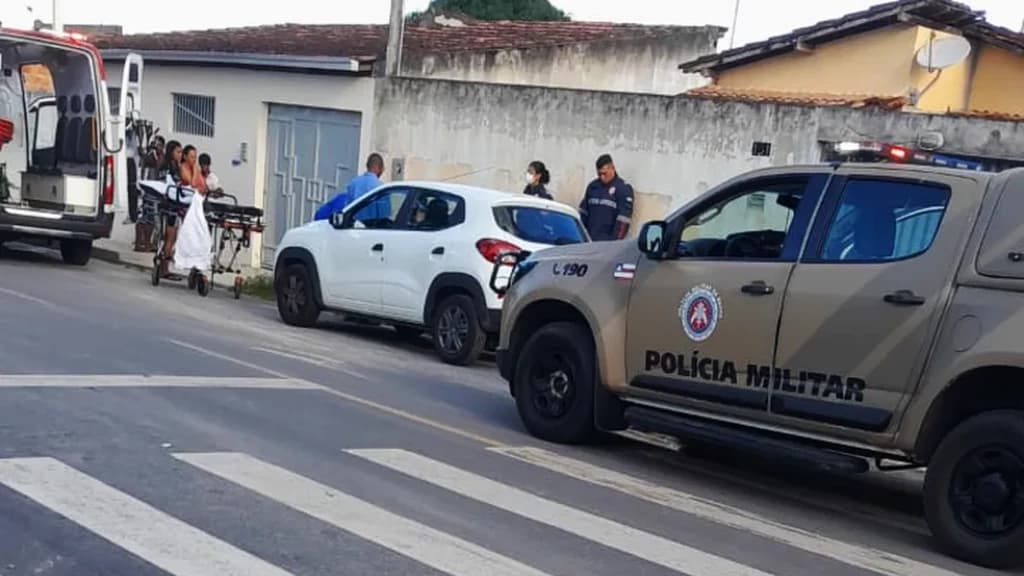 Menina de 4 anos morre após ser esquecida dentro de carro pelo próprio pai