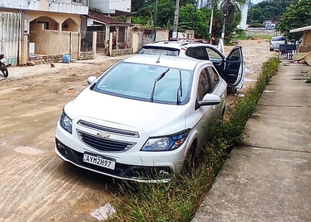 Carro usado em homicídio em Balneário Camboriú é encontrado abandonado