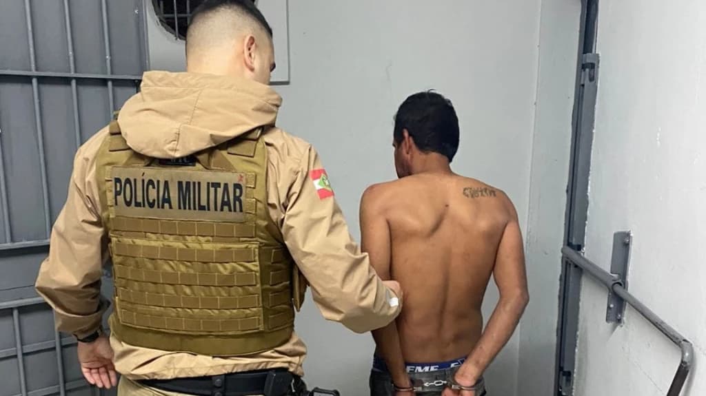 Bêbado tenta matar esposa a facadas no Vale do Rio Tijucas