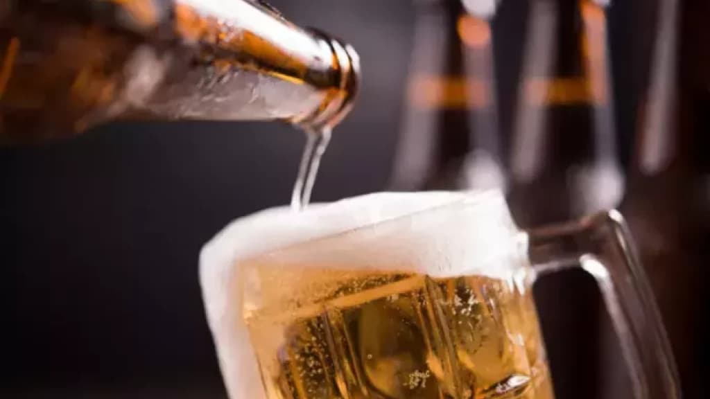 Homem mata amante da esposa a facadas após convidá-lo para tomar cerveja