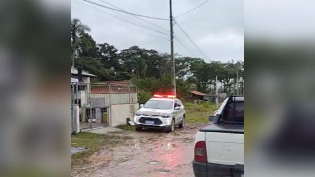 Jovem é encontrado morto em poça d”água com marcas de tiros em SC