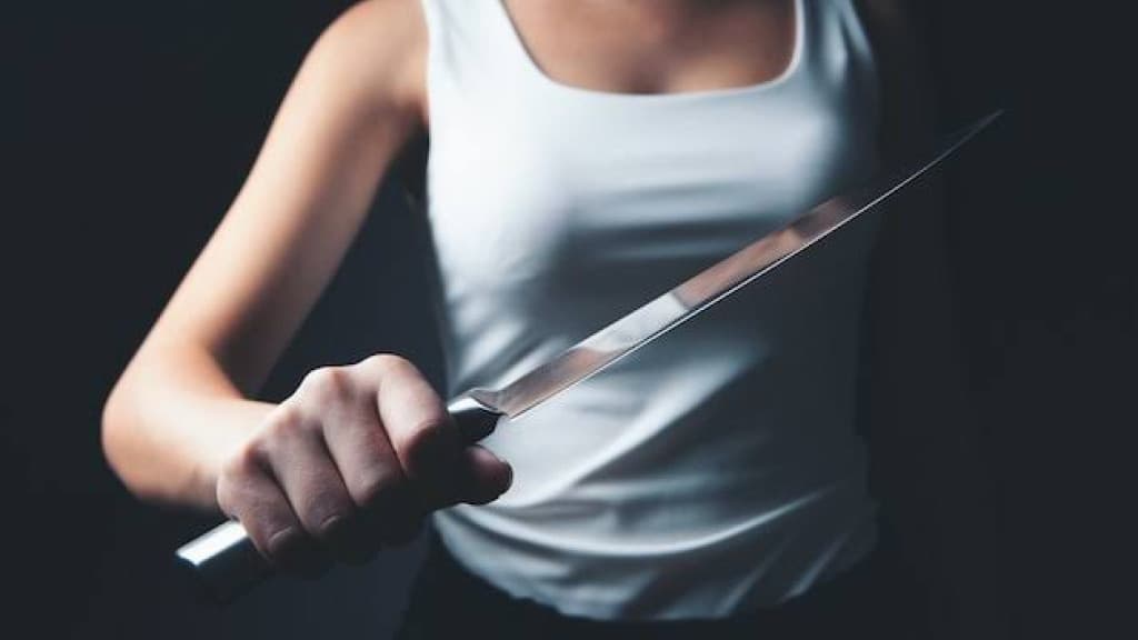 Mulher esfaqueia companheiro ao ser espancada