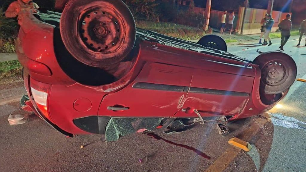 Motorista morre após capotar veículo durante perseguição policial