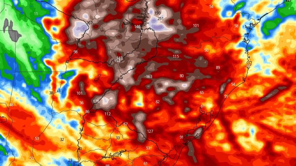 URGENTE: SC em alerta para tempo severo com fortes chuvas e vendavais