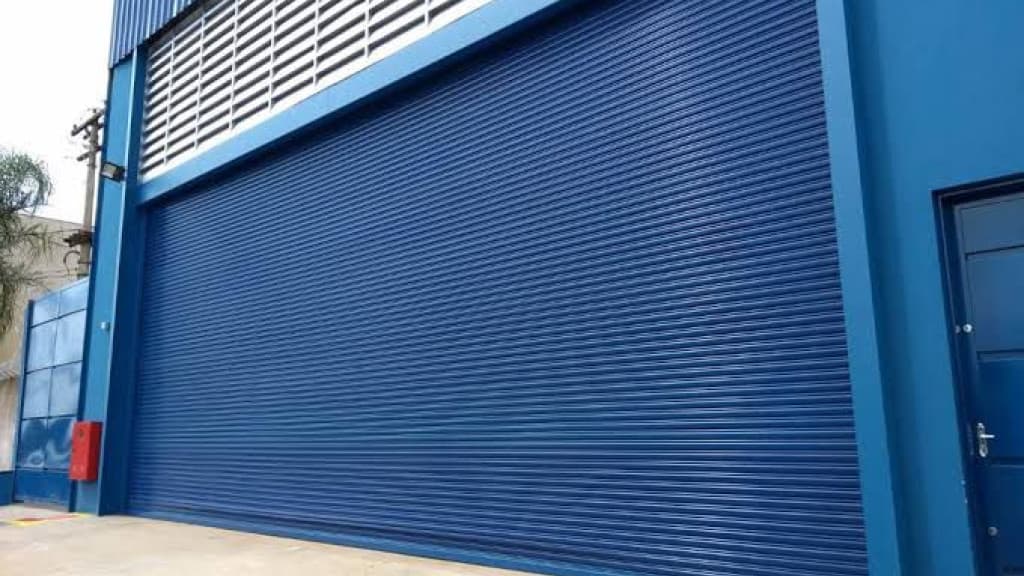 Governo decide que mercados só podem abrir aos domingos e feriados com aval de sindicatos
