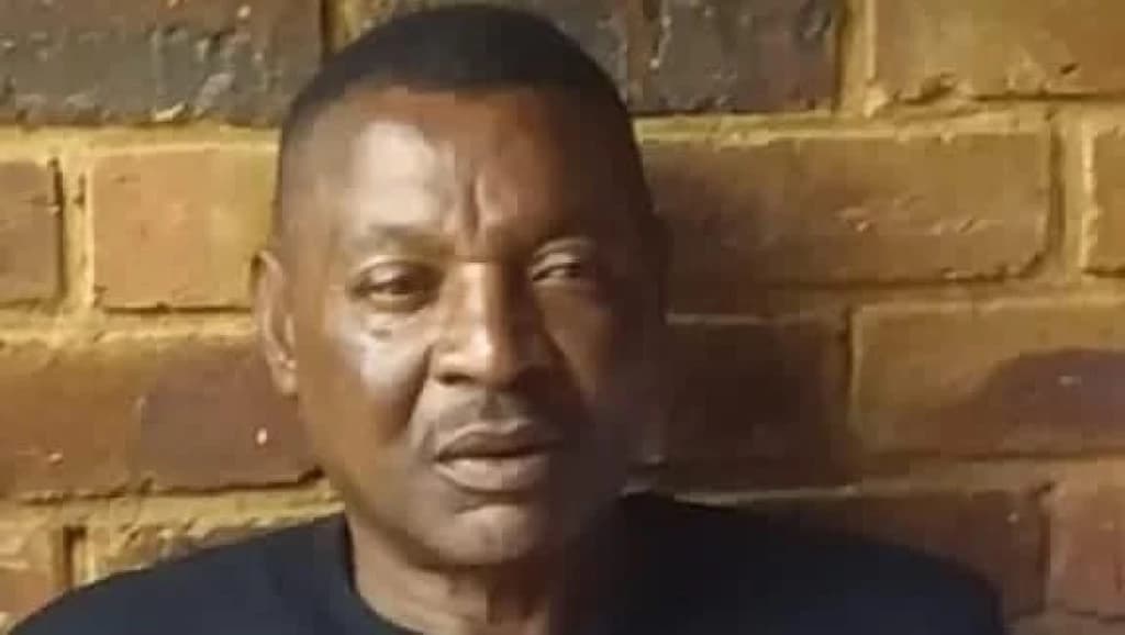 Ex-jogador de futebol morre após ser atacado pelos próprios cachorros