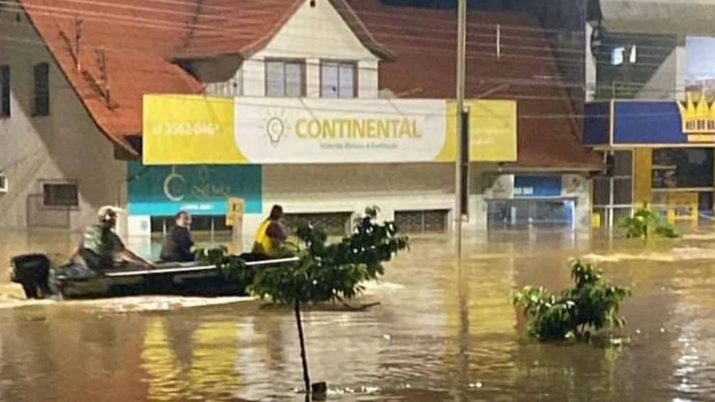 Desabrigados de Taió são transferidos para outra cidade devido à enchente histórica
