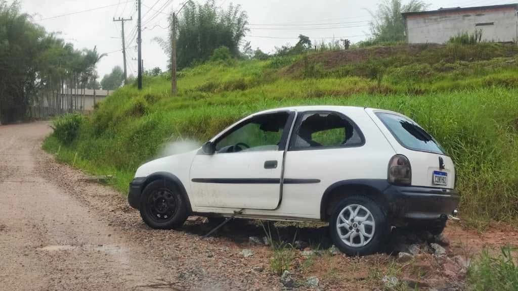 Crime brutal em Canelinha: homem tenta matar mulher a marteladas