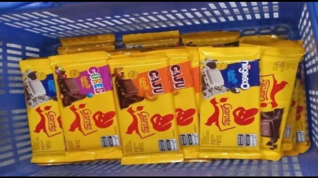 Ladrão tem festa de Natal cancelada após ser flagrado furtando 48 barras de chocolate