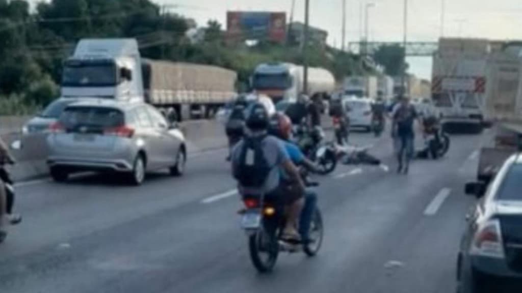 Motociclista morre em grave acidente na BR-101 em São José