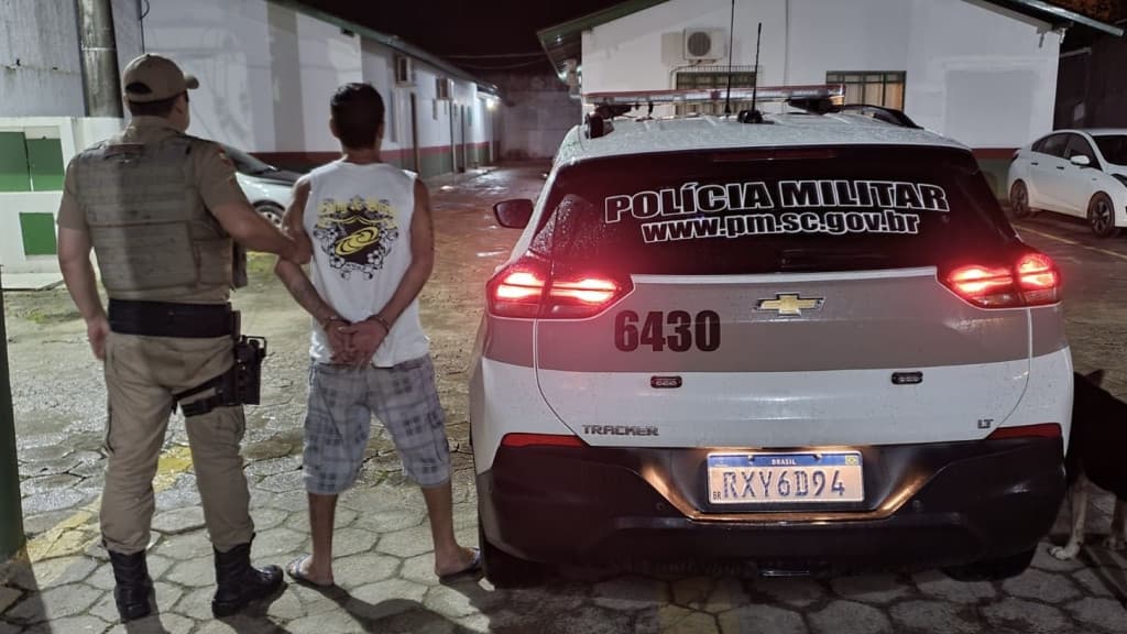 Ladrão tenta resistir à prisão, mas é detido pela PM em Tijucas
