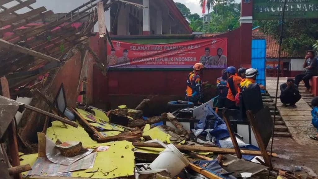 TRAGÉDIA: Terremoto na Indonésia mata 56 e fere cerca de 700