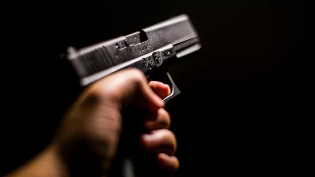 Homem invade casa e tenta assassinar ex-esposa