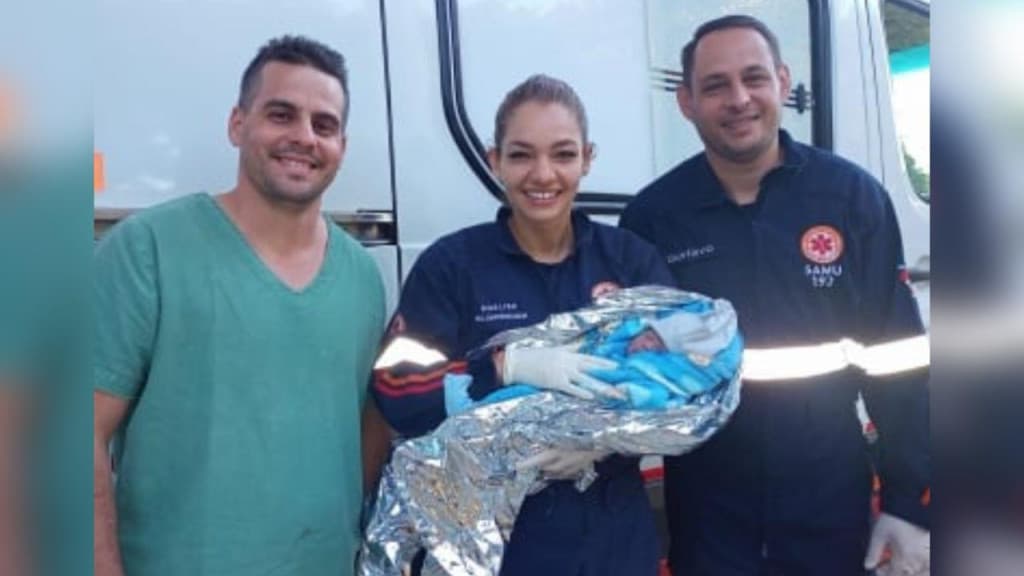 Bebê nasce em ambulância do SAMU a caminho do hospital em SC