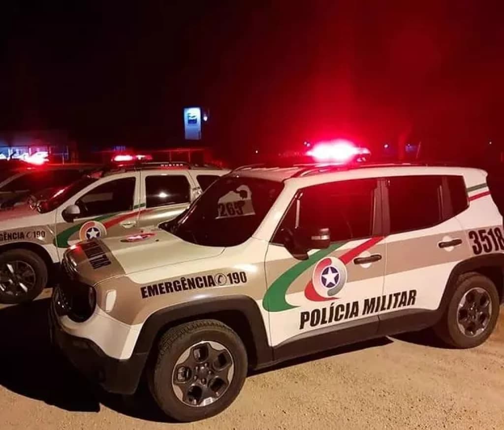 Mulher esfaqueia atual grávida do ex-marido e foge em SC
