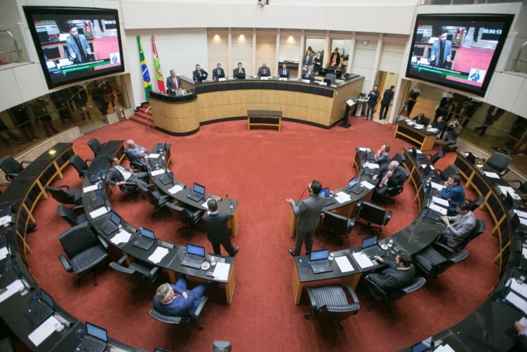 Saiba quem foram os deputados estaduais eleitos em SC