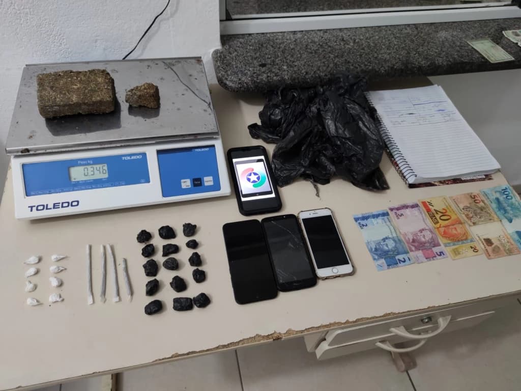 Irmãos são presos por tráfico de drogas em Itapema