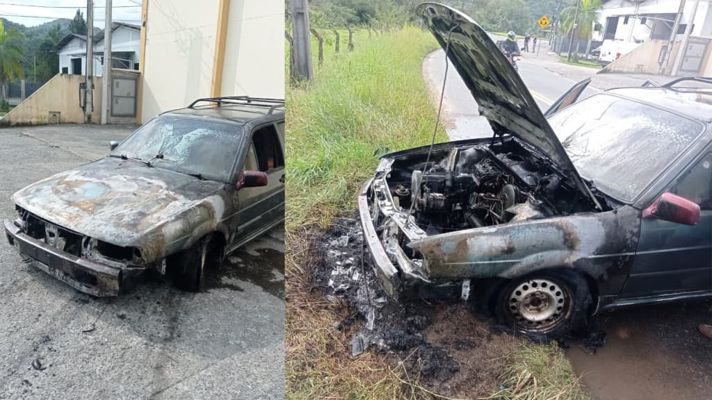 Carro pega fogo em Blumenau e mobiliza bombeiros