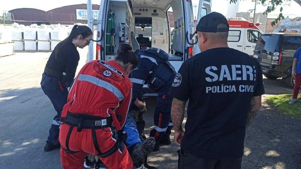 Explosão de máquina em empresa de vidros deixa três trabalhadores feridos em SC