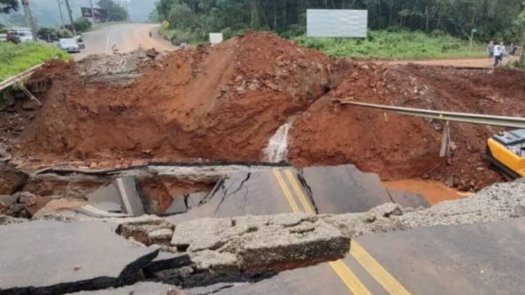 Confira quais rodovias de SC seguem interditadas