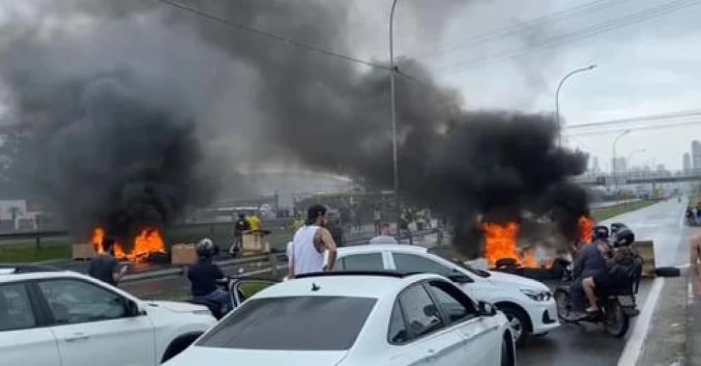 Governo de SC deve entrar com ação judicial para liberação de rodovias