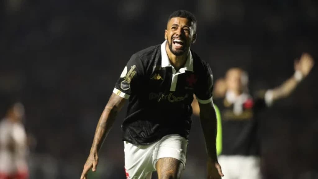 NA RAÇA: Vasco vence o Bragantino e evita rebaixamento para a Série B