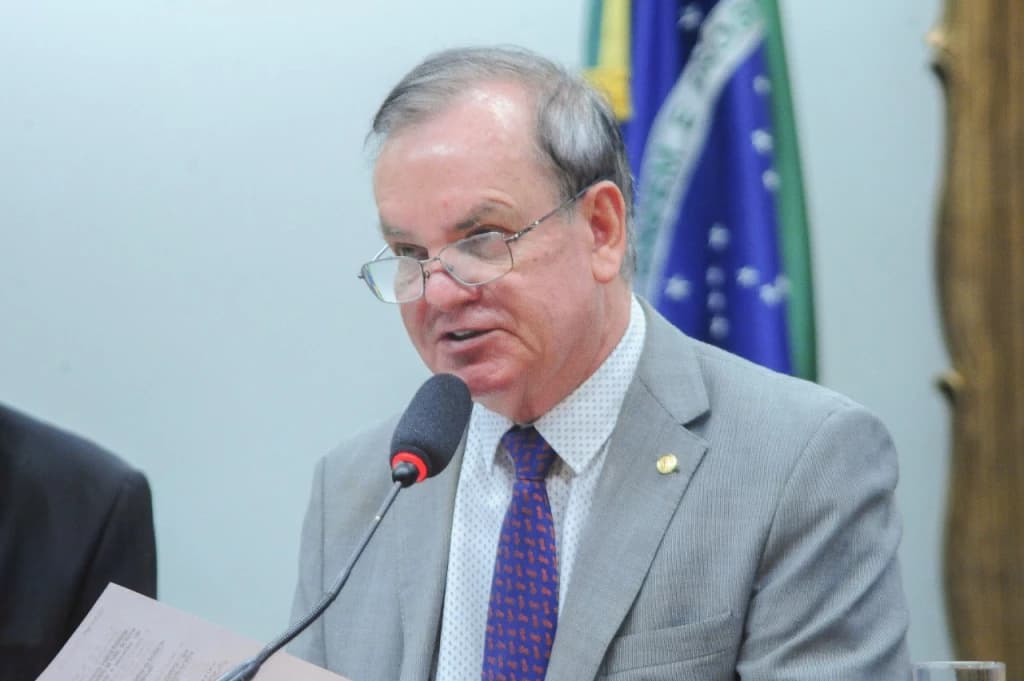 Peninha assina criação da CPI dos institutos de pesquisa