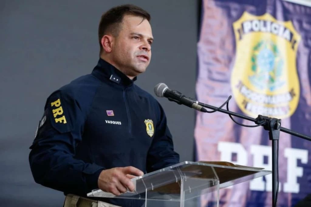 Diretor-geral da PRF vira réu por improbidade administrativa por pedir votos para Bolsonaro